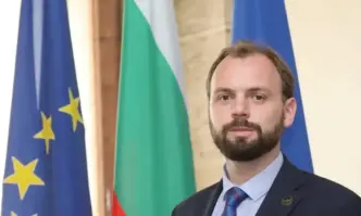 Подавам оставка от позицията съветник в политическия кабинет на министър