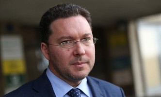 Даниел Митов: Никакви самолетни линии и свързаности няма да решат тежките проблеми в отношенията ни със Скопие