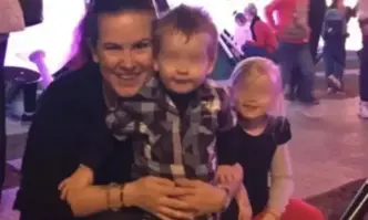 Самотна майка от Куинсланд която е платила 500 000 долара