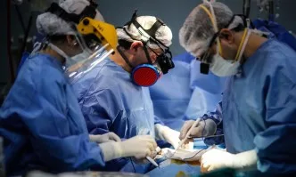 Първа успешна трансплантация на орган от прекарал Covid пациент