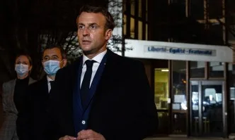 Макрон нарече убийството на учителя в Париж ислямистки тероризъм