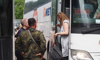 Само едно украинско семейство е пристигнало на място но са