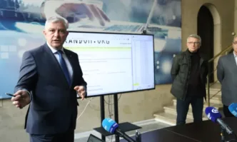 Представители на ЦИК нямашеШест машини за гласуване от общо 12