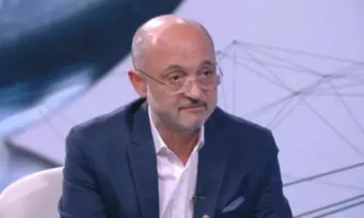 Сега се наблюдават само 60 медикамента каза д р Асен МедждиевСлужебният