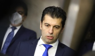 Премиерът Кирил Петков е разговаря с представители на партия Възраждане