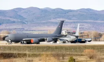 Четири военни самолета - цистерни на САЩ излетяха от летище София
