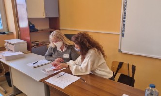Прецедент: Изчезнаха картите за гласуване в секция в Бургас