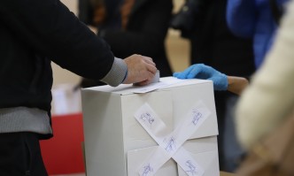 Обработването на протоколите започна около 21 ч Секционни избирателни комисии в