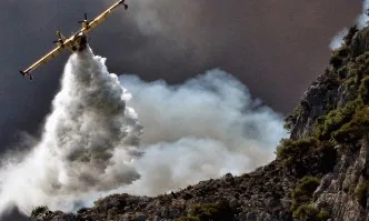 Руски самолет за гасене на пожари е паднал в Турция