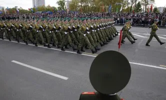 Напук на пандемията: Беларус проведе военен парад