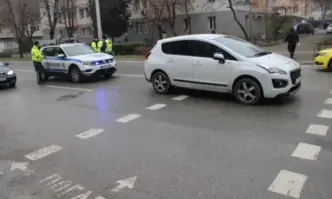 Момичето е транспортирано в болница14 годишно дете е блъснато от лек