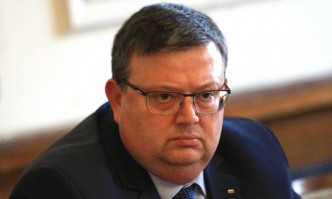 Председателят на КПКОНПИ Сотир Цацаров подава оставка Към този момент