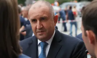 Държавният глава Румен Радев отказа да отговори дали ще свика