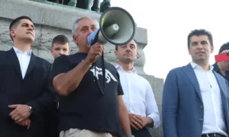 Бащата на Кирил Петков е пътувал до Турция, за да договаря доставки на газ