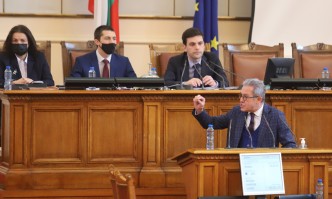 Остри реплики между депутата от ДПС Йордан Цонев и премиера