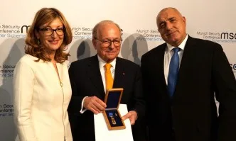 Председателят на Мюнхенската конференция по сигурността получи Златната лаврова клонка на МВнР