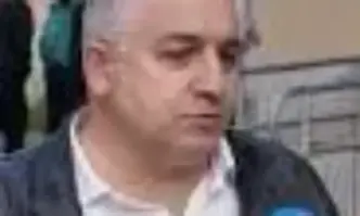 Забележка заради облекло е провокирала ученик да удари свой учител