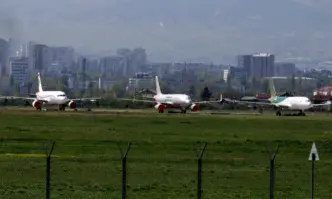 Причината е починал пътник на бордаСамолет е кацнал аварийно на