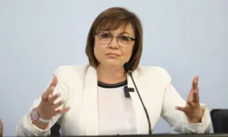 Лидерът на БСП в оставка Корнелия Нинова призова членовете на партията да