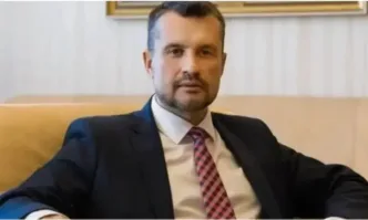 Явно не е на нивото на Блага Димитрова за да