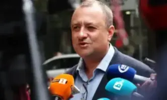 Корнелия Нинова поиска сама да бъде изключена от БСП като