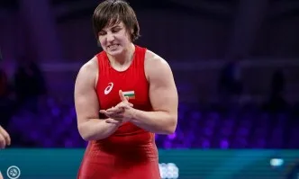 Юлияна Янева със златен медал на Световната купа по борба в Белград