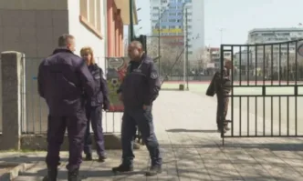 Нова серия бомбени заплахи - поне 50 училища в София получиха имейли за поставено взривно устройство