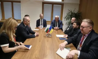 Президентът на Украйна Володимир Зеленски съобщи че се е срещнал