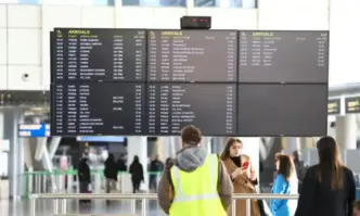 Мъж почина на летище София, нямало дефрибилатор