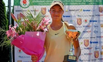 Аршинкова и Топалова отпаднаха на полуфиналите във Варна