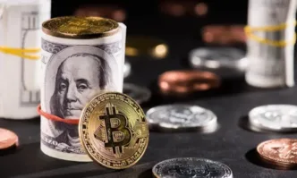 Доларът и криптовалутите печелят от конфликта с Иран