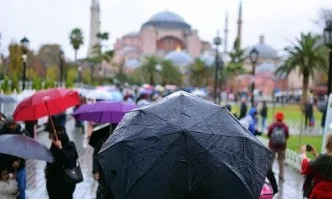 Мощна буря удари Истанбул, Капалъ чарши е под вода