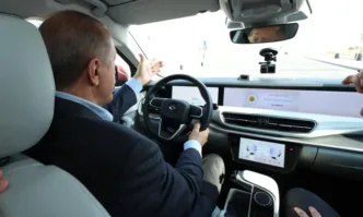 Ердоган си пусна снимка на шофьорското място (СНИМКИ)