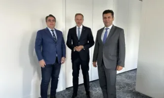 ПП намериха бивш германски политик, който да ги поздрави за Еврозоната