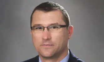 Роднините на президентския съветник Николай Копринков просперират пише Сестра му