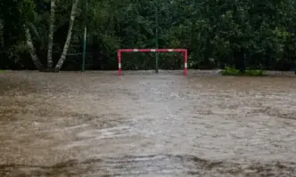 Петима души са загинали в Румъния при бурята връхлетяла Източна