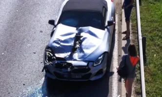 Катастрофа с боклукчийски камион е станало преди обед под моста