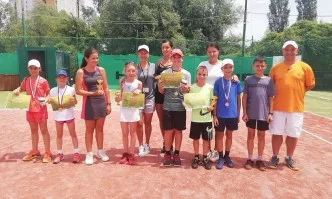 Владимир Марков и Дара Марчева – първи на регионално до 12 г. в София