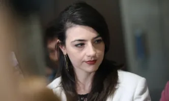 Лена Бориславова се сбогува с депутатството. Това споделя тя във Фейсбук