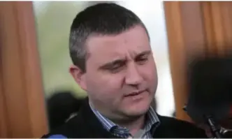 Той призова Васил Божков да се прибере в България или