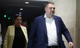 Група провалени политици са внесли в деловодството на Народното събрание