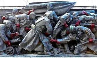 На 9 септември комунистите в България отдават почит на хора, изпитвали удоволствие от насилието и нанесли непоправими щети