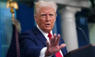 Канада Мексико и Китай обещаха да отговорят на новите мита