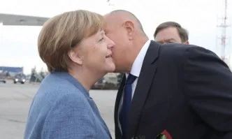 С Меркел и Путин прегръдки може, с Херо Мустафа - не?!