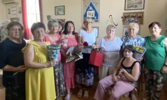 Учителят Диана Гаврилова празнува 70-годишнина
