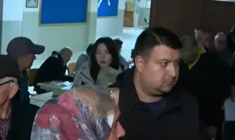 30 минути след откриването на изборния ден в Истанбул вече