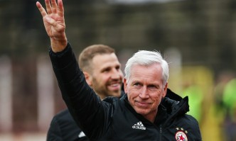 Временният наставник на ЦСКА Алън Пардю и босовете на клуба