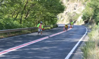 Гъвкави ограничители се монтират по осевата линия на ГП Е 79