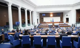 Парламентът уважи ветото на президента Румен Радев върху промените в