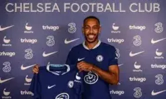 Пиер Емерик Обамеянг премина от Барселона в Челси Това стана буквално